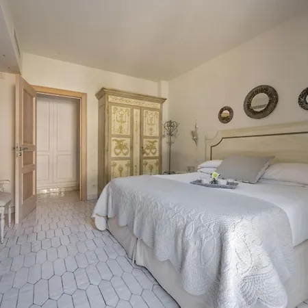 Villa - Elio *