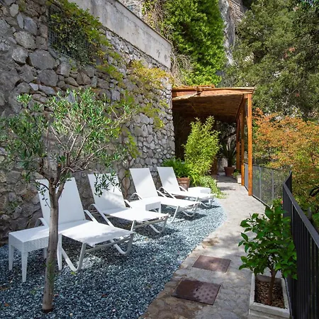 Villa - Elio *